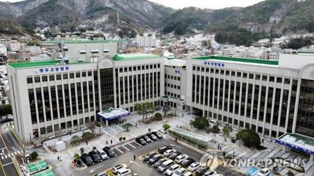 '딸기우유 도둑' 의심에 흉기 휘두른 70대 징역 5년