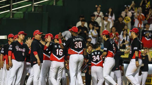 프로야구 선두 KIA, 4연승… 2위 LG에 6경기 차 앞서