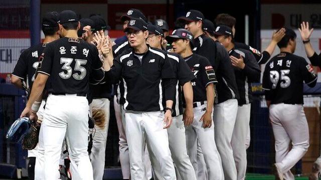 ‘0-8→12-8’ 여름의 마법 KT, 아쉽게 놓친 10위→1위 다시 노려보나
