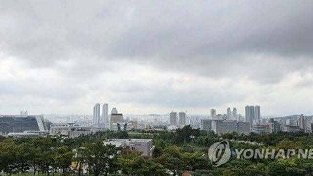 부산·울산·경남서 비…낮 최고 28∼33도
