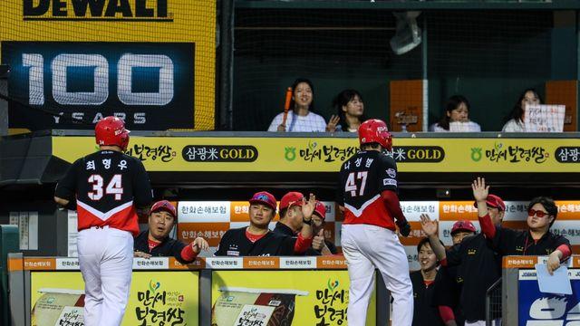 '홈런 쾅쾅쾅' 타선 폭발! '네일 시즌 9승' KIA, 5연승+위닝 확보…한화는 6연패 수렁 [대전:스코어]