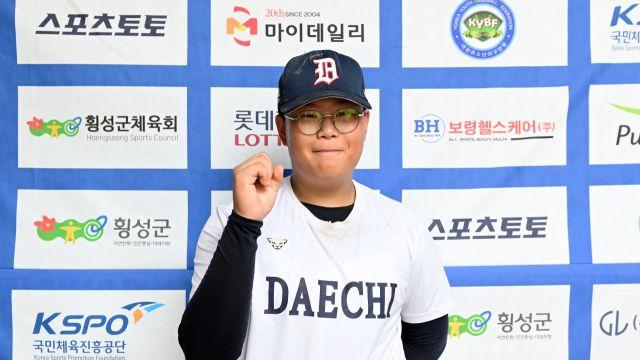 부전자전! 'LG 출신 최동수 아들' 최태혁, 95m 담장 넘겼다...