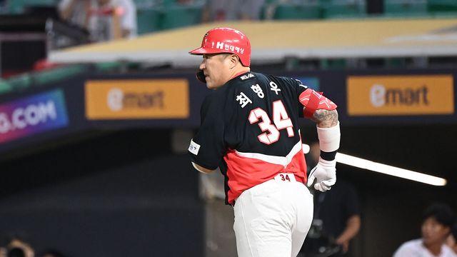 '병살만 치지 말자' 생각했는데, 영웅 된 '베테랑' 최형우…