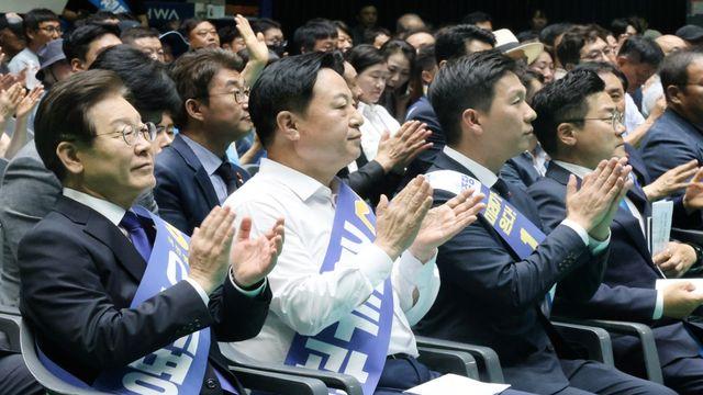 “이재명 지지자들은 ‘집단 쓰레기’”… 김두관 발언 논란되자 급히 철회