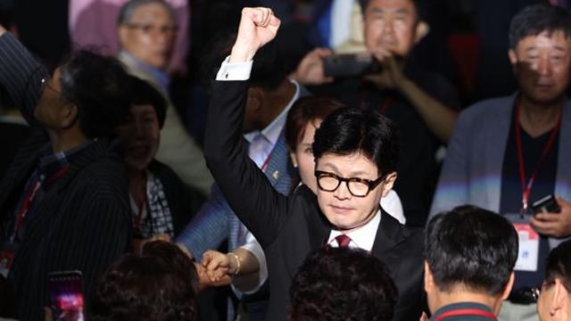 한동훈, 국민의힘 대표 당선…결선없이 ‘과반득표’