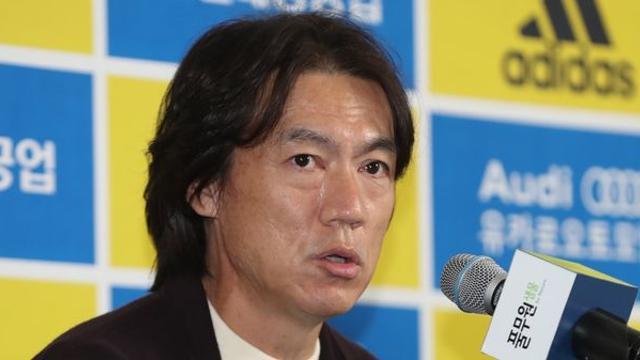 벌써 1만 5000명… 홍명보 감독 선임 파장이 갈수록 커지고 있다