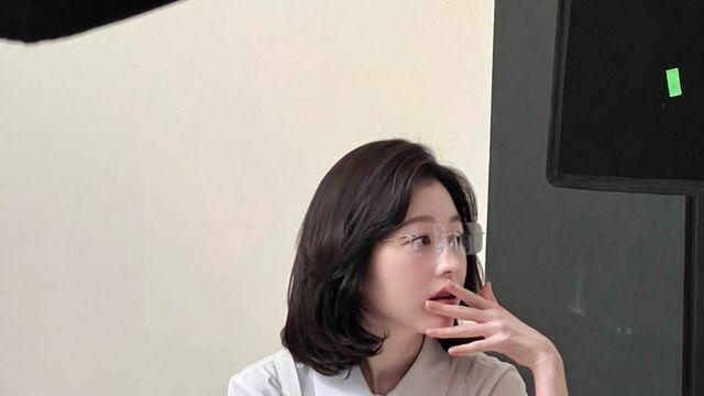 장다아, 세련된 긱시크 룩으로 시선 강탈