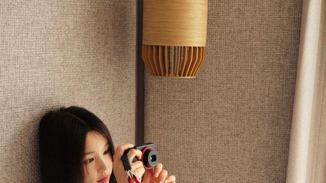 남규리, 트랙팬츠 입고 자연과 함께한 싱그러움의 한 컷