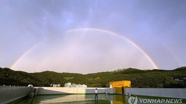 [날씨] 오늘 '중복' 폭염 속 곳곳 소나기…낮 최고 35도