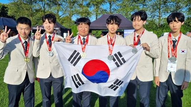 2024년 제65회 국제수학올림피아드 한국대표단 전원 메달(금 2은 4) 획득