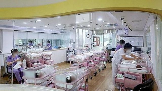 결혼 늘자 5월 태어난 아기 8년반 만에 두달 연속 늘었다