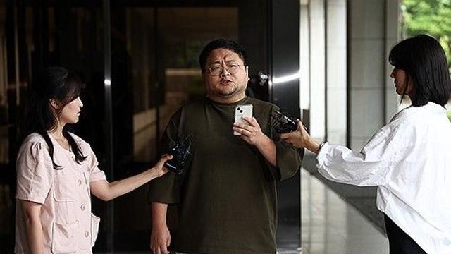 '쯔양 공갈 혐의' 구제역·주작감별사 26일 오전 구속심사