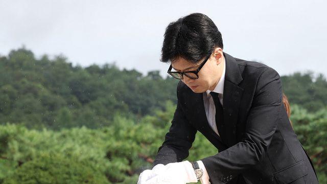 한동훈, 현충원 참배로 공식 일정 시작…