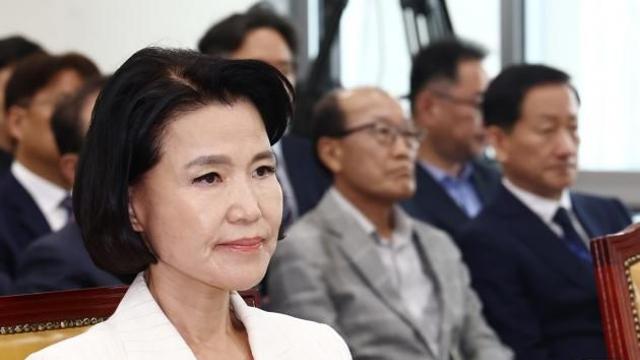 이진숙 '법카 유용' 의혹 신경전…