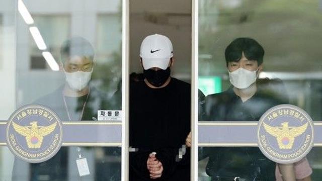 '압구정 롤스로이스' 20대, 2심서 징역 20년→10년 감형(종합)