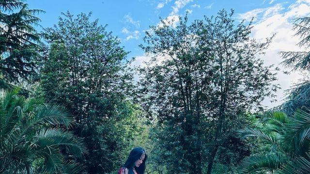 김혜윤, 매혹적인 붉은 드레스...강렬한 레드 패션