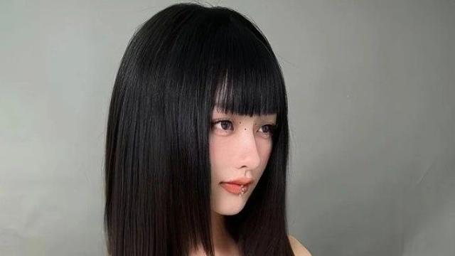 베트남 교내 미인대회 우승자