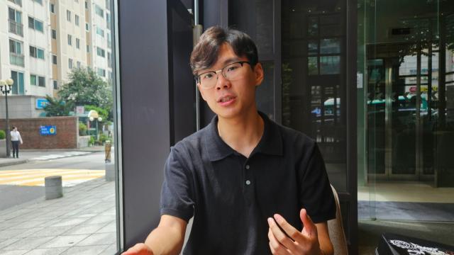 '디씨' 즐기던 '반페미' 청년, 어쩌다 '페미 사상검증' 반대 앞장서게 됐나