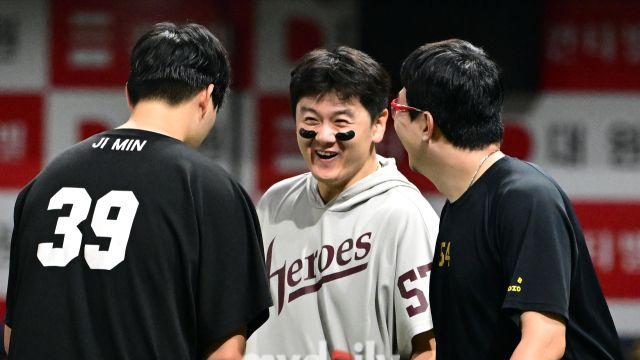 145km '헤드샷' 맞았는데 오히려 투수를 걱정한 '베테랑의 품격' [유진형의 현장 1mm]