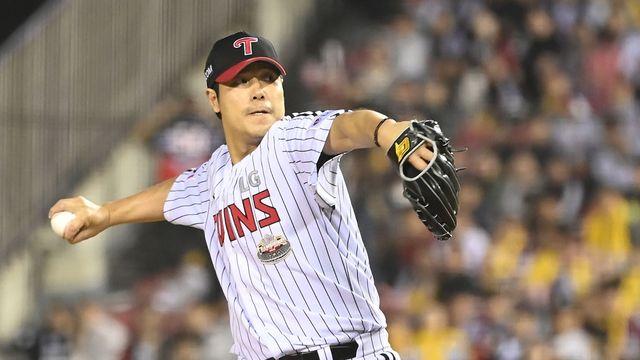 'SNS 논란→2군행 징계' LG 김진성 