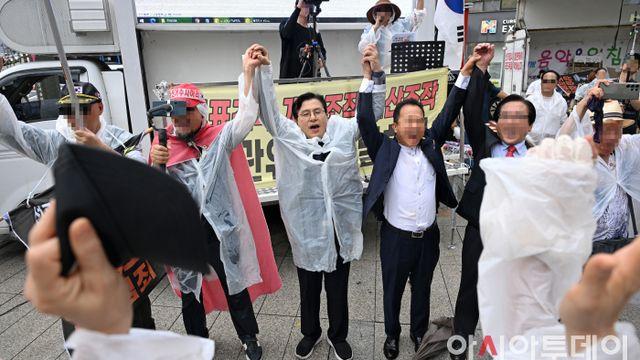 [포토] 만세삼창하는 황교안 전 총리