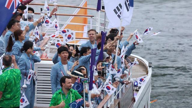 파리 올림픽 입장 선수단,  '갤럭시 S24 울트라' 200대로 생중계