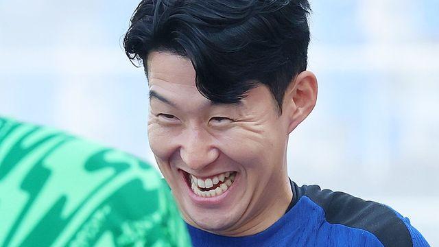 끝까지 아이폰을 아이폰으로 부르지 않는 '손흥민 영상' 확산 중