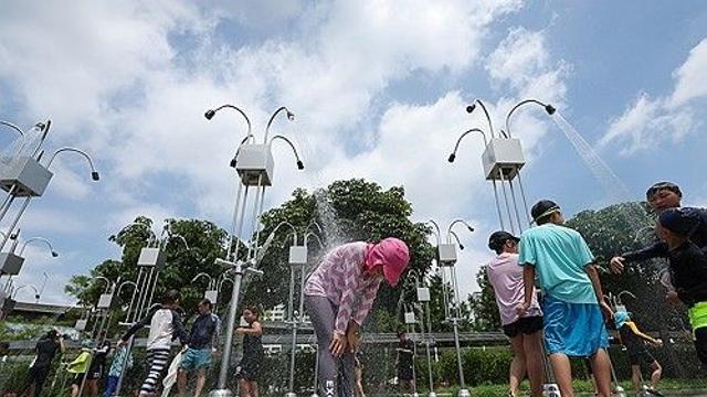 [날씨] 전국 대부분 최고체감 35도 불볕더위에 열대야