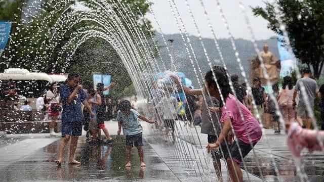 [날씨] 오늘 전국 푹푹 찌는 '한증막 더위'…낮 최고기온 36도