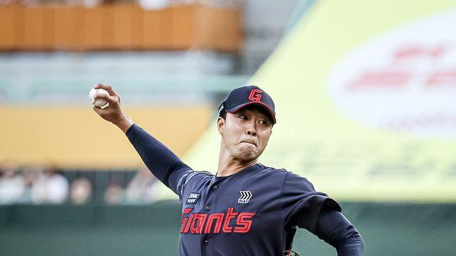 포크볼이 140㎞…롯데, 잊혔던 재능 윤성빈에게서 본 가능성