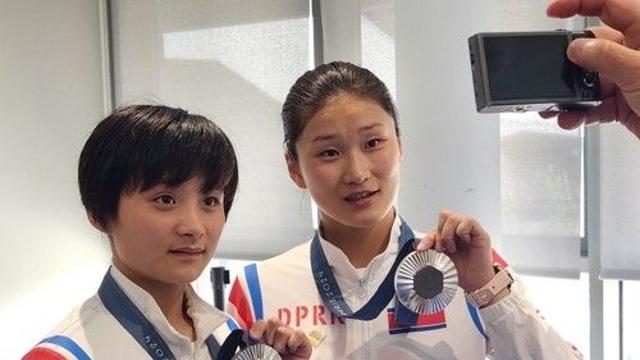 [올림픽] '북한 다이빙 첫 메달' 김미래-조진미 