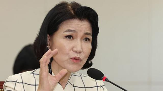 윤 대통령, 이진숙 방송통신위원장 임명…임명 후 바로 출근