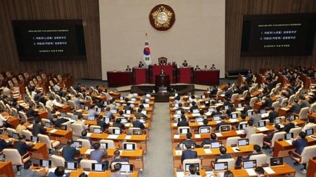 野 '25만원 지원법' 상정에 與 필리버스터…野 강행처리 수순