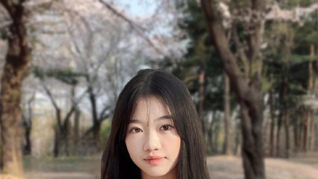 모델 겸 유튜버 나하은, 3일 두산-키움전 시구 초청