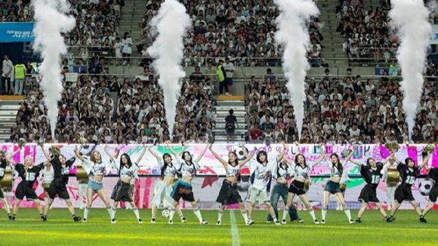 트와이스, 팀K리그 VS 토트넘 하프타임 공연…다음 타자는 뉴진스