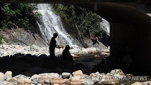 [날씨] 대구 37도·강릉 36도 찜통더위…곳곳 소나기도