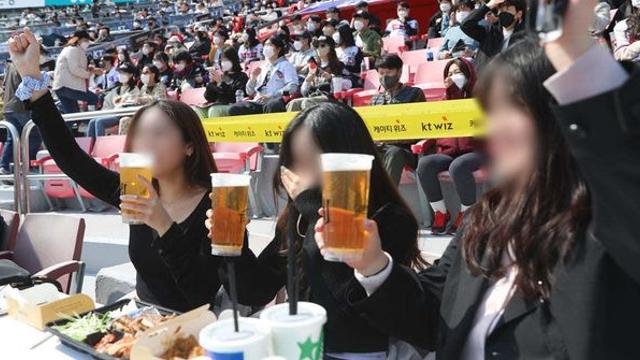 직관할 땐 국룰인데…현재 파리올림픽 '일반석' 관객들 불만 폭발한 이유