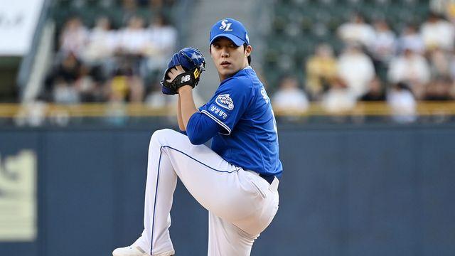 원태인의 드라마 같은 첫 '완투승'…이런 투수를 '에이스'라 부른다