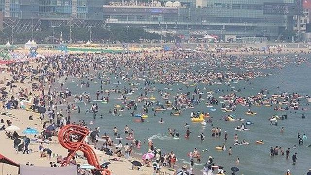 [날씨] 일요일도 한낮 36도 찜통더위…곳곳 소나기
