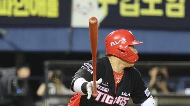 최근 9G 2승 7패 KIA, 타율 0.107 '미니 슬럼프' 최형우의 반등 절실