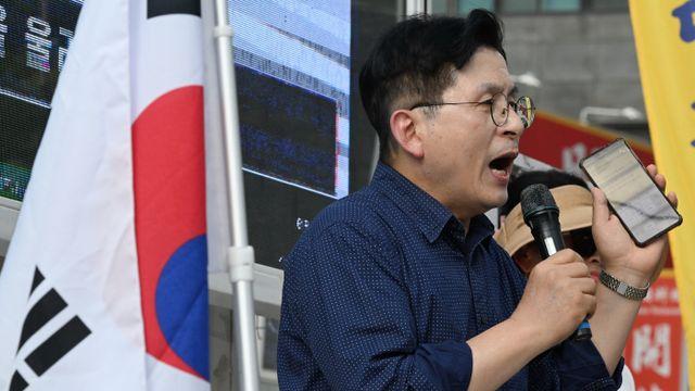 [포토]'제5회 4·10총선 수사촉구 인간띠 시위' 참석한 황교안 전 총리