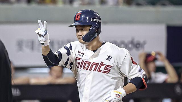 30G 연속 안타+데뷔 첫 두 자릿수 홈런...손호영 영입→올 시즌 롯데 최대 수확