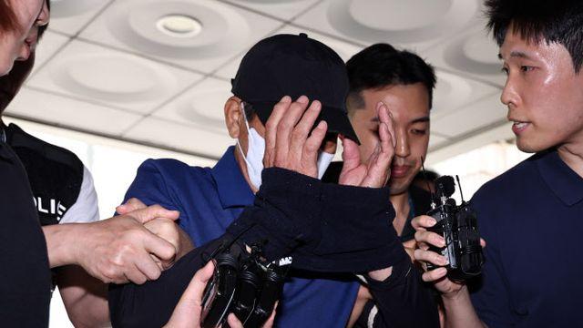 환경미화원 살해 혐의 70대 男 구속 영장 심사 출석…'묵묵부답'