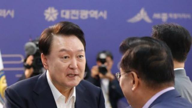 尹대통령, 이번주 여름휴가…정국구상·지지율반등 모색