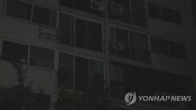 무더위 속 인천 만수동 아파트 정전…300여세대 불편