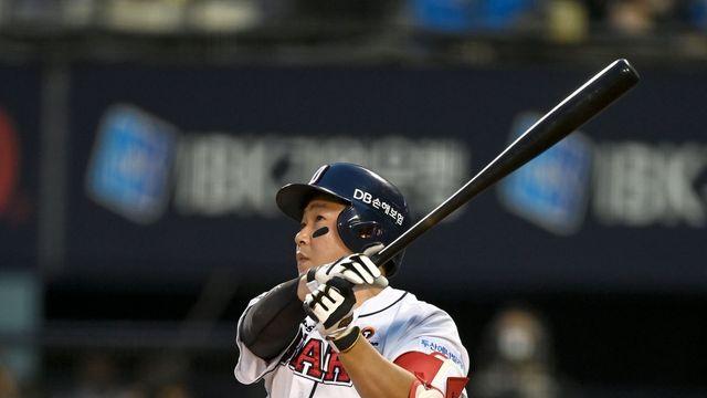 [잠실 스타] 맞대결 전적 원점으로! 라이벌전 달군 양의지의 ‘원샷원킬 3점포’