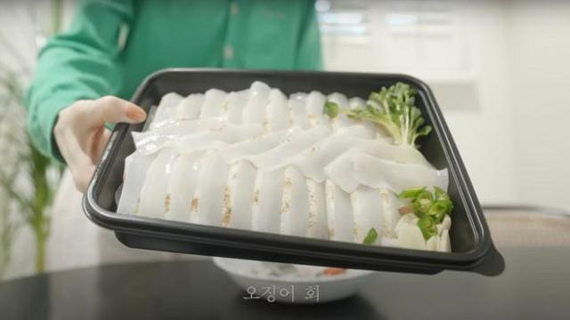 다이어트 꿀팁? 강민경, 안소희가 말아주는 샐러드 레시피!