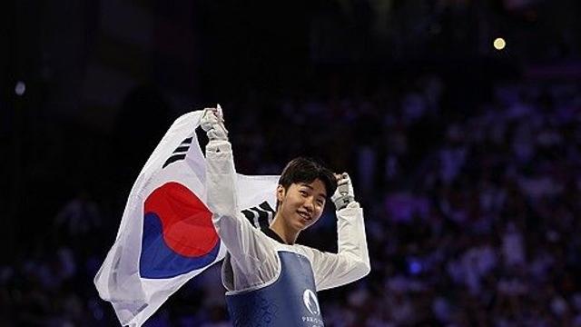 [1보] 한국 남자태권도 16년만의 금메달…박태준, 58㎏급 역대 첫 우승