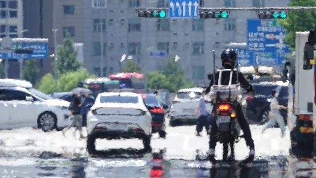 오늘도 푹푹 찌는데 언제까지 덥나요?…'날씨 예보' 또 바뀌었다