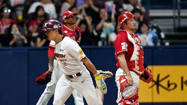 송성문, 전력 질주로 득점 성공!